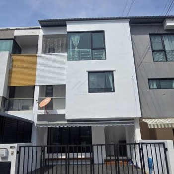 ให้เช่าทาวน์โฮม 3 ชั้น 182 ตรม. โครงการสารินวิซ แบริ่ง 22 สุขุมวิท 107รีโนเวทใหม่ ใกล้ BTS แบริ่ง **
