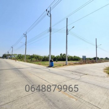 ใกล้ถนนมอเตอร์เวย์ พิกัด : ต.ศรีษะจรเข้น้อย อ.บางเสาธง จ. สมุทรปราการ