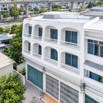 MRTบางกะปิ 599ม.  ลาดพร้าว 103-113 ให้เเช่าออฟฟิศและตึกแถว 4 ชั้น รพ.เวชธานี  3-4นอน 3น้ำ18 ตร.ว. 28