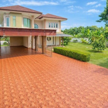 กรุงเทพกรีฑา 4-10 บ้านเดี่ยว 2 ชั้น  4-5นอน 3น้ำ รพ.ศิริน 550 ม.  200ตร.ว. บ้านพร้อมอยู่ ห้องครัวในบ