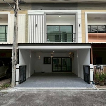 ทาวน์โฮมมือสอง แฮมป์ตันพาร์ค 3 ทุ่งสุขลา ศรีราชา รีโนเวทใหม่พร้อมอยู่ FP-H02399