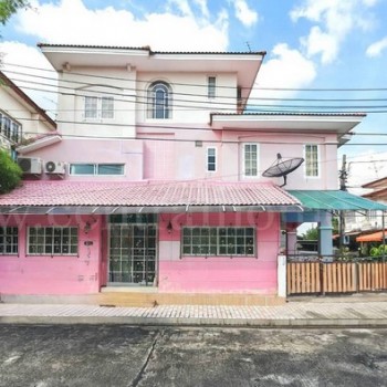 ราคาพิเศษ ทาวน์เฮ้าส์ 2 ชั้นครึ่ง สรานนท์ ติวานนท์ - ปากเกร็ด หลังมุม