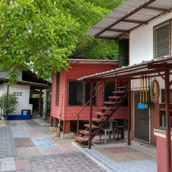 ขายที่ดิน 196.8 ตร.ว. (แปลงD) แถมสิ่งปลูกสร้าง 3 หลัง คานหาม ใกล้โรจนะ ราคา 2.65 ล้านบาท Tel.0949287