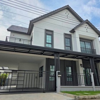 BH4425 ขายและเช่าบ้านหรู Centro บางนา บ้านเดี่ยว 2 ชั้น สไตล์ Modern Luxury ตกแต่งบิ้วอินครบ พร้อมเฟ